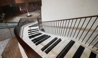 网红钢琴楼梯被占 网红钢琴楼梯被占